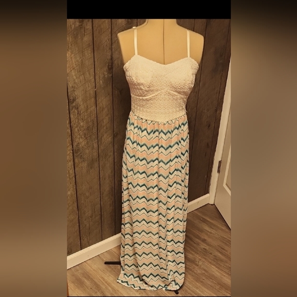 Lily Rose Cream and Blue Chevron Maxi Dress - Picture 1 of 15